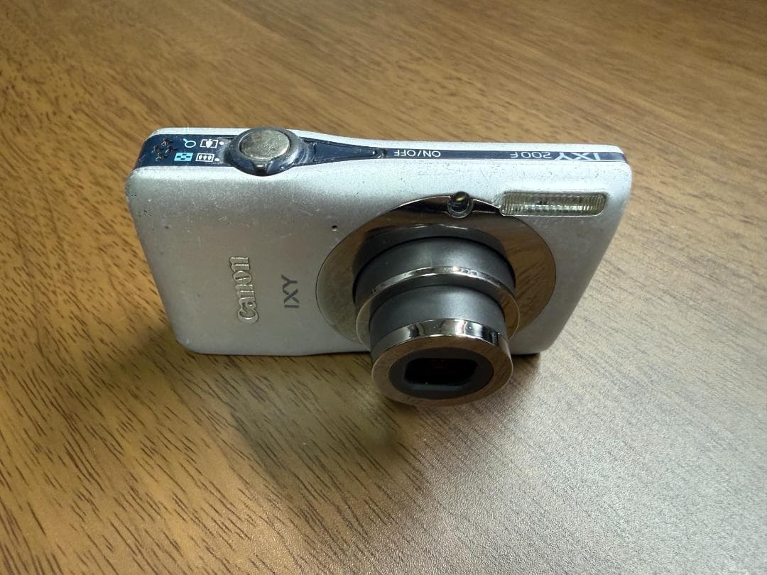 Canon IXY 200F コンパクトデジタルカメラ シルバー