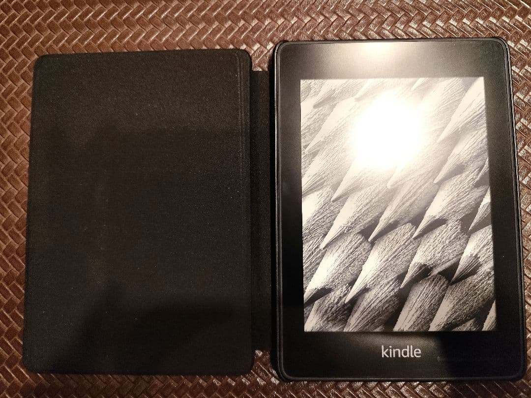 美品 Kindle Paperwhite(10世代) 8GB 本体+専用カバー