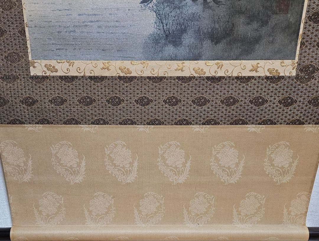 日本画家筆　絹本金彩彩色肉筆『山水図』掛け軸　掛軸　掛け物　インテリア　オブジェ