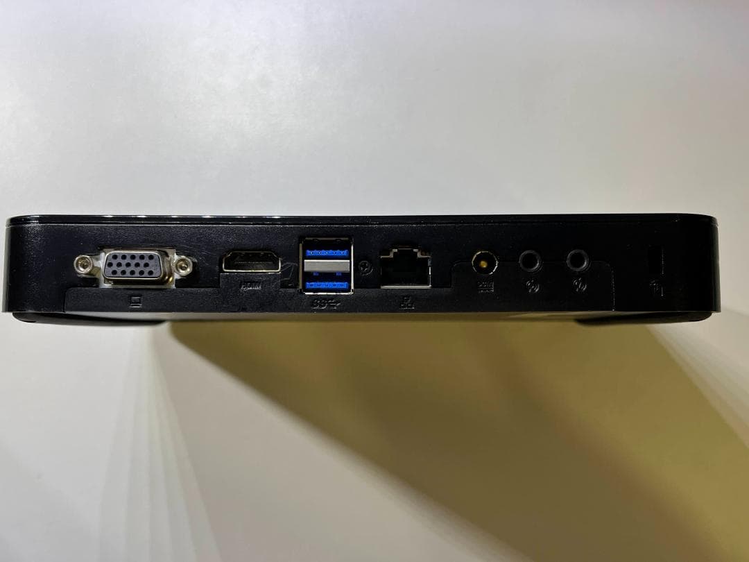 マウスコンピューター　A5サイズコンパクトパソコン　Windows10　VESA
