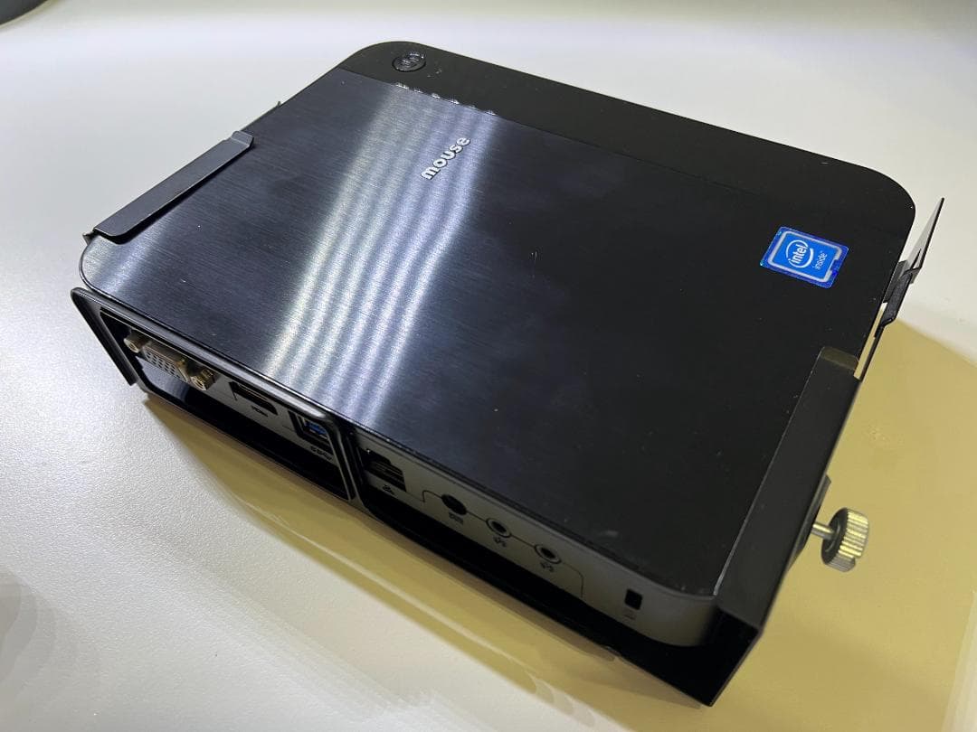 マウスコンピューター　A5サイズコンパクトパソコン　Windows10　VESA