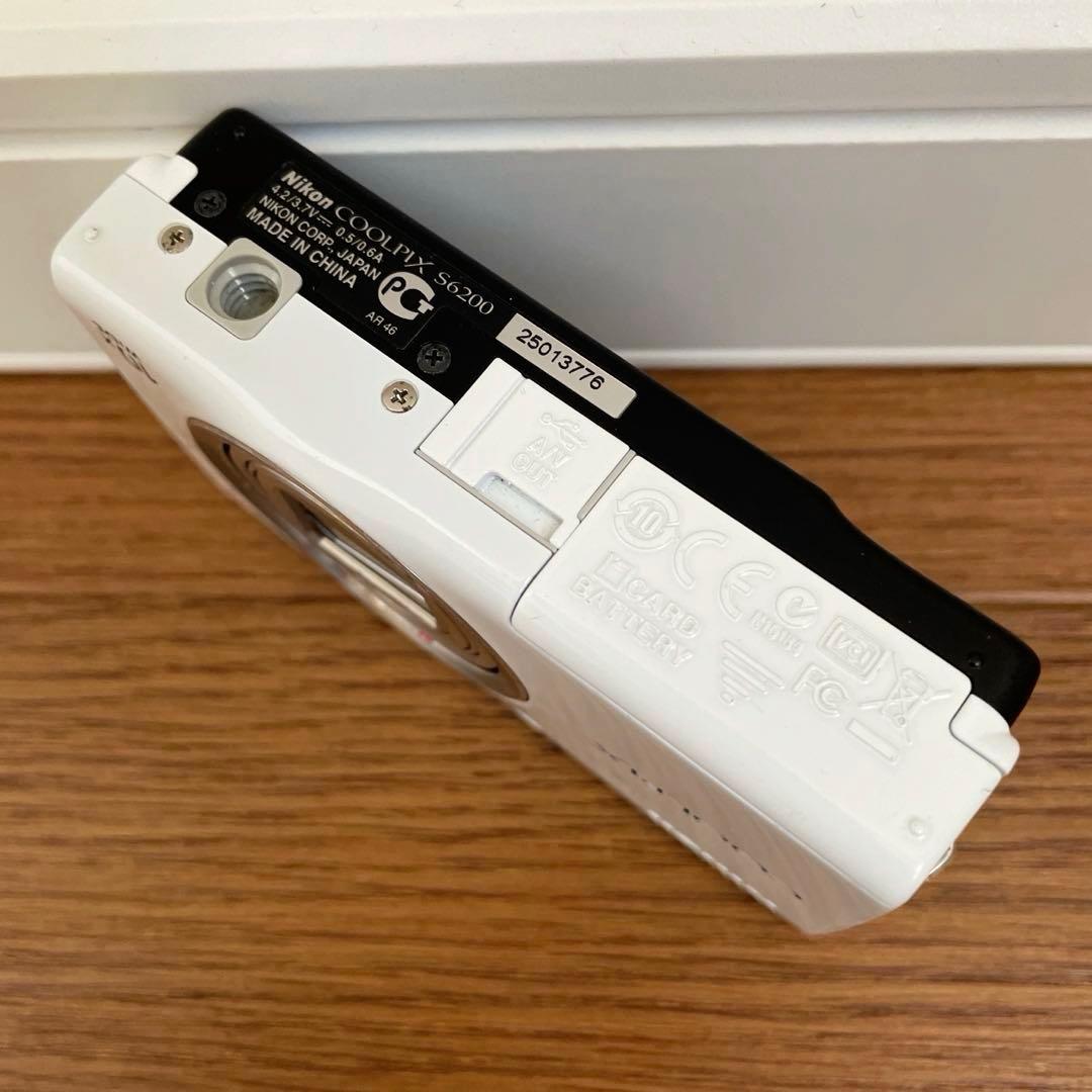 Nikon コンパクトデジタルカメラ　クールピクス　S6200 コンデジ　ニコン
