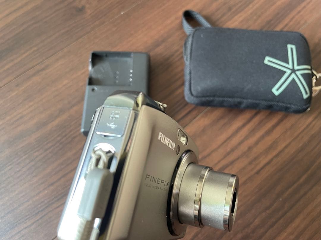 Fujifilm FinePix F50d デジタルカメラ