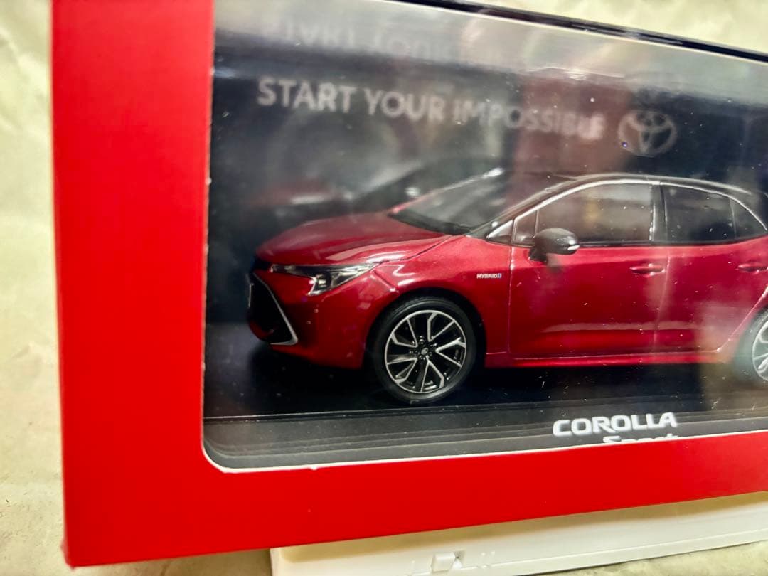 カローラスポーツ　カラーサンプル ミニカー　ブラック×レッド　シュリンク未開封