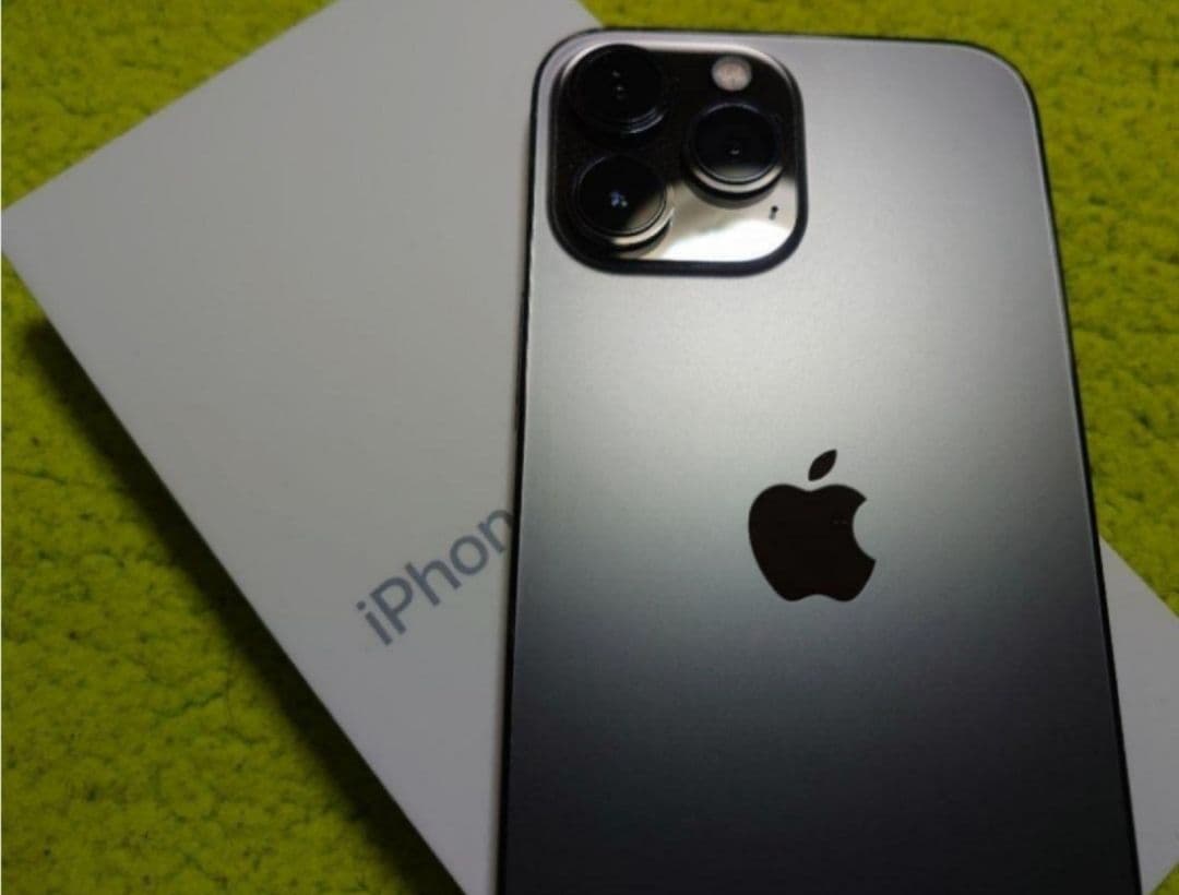 ★２０２４年７月～使用の美品★iPhone１３proMAXグラファイト１２８ＧＢ