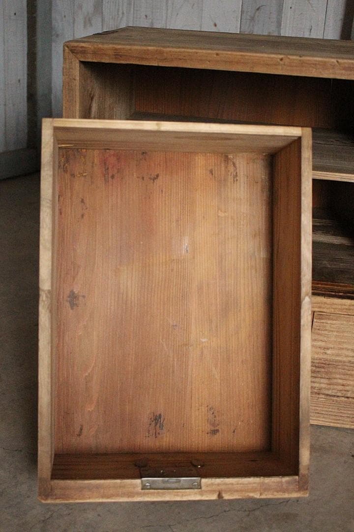 味のある古いガラス戸棚×木製小引き出し3杯　食器棚　収納　古家具　古民家