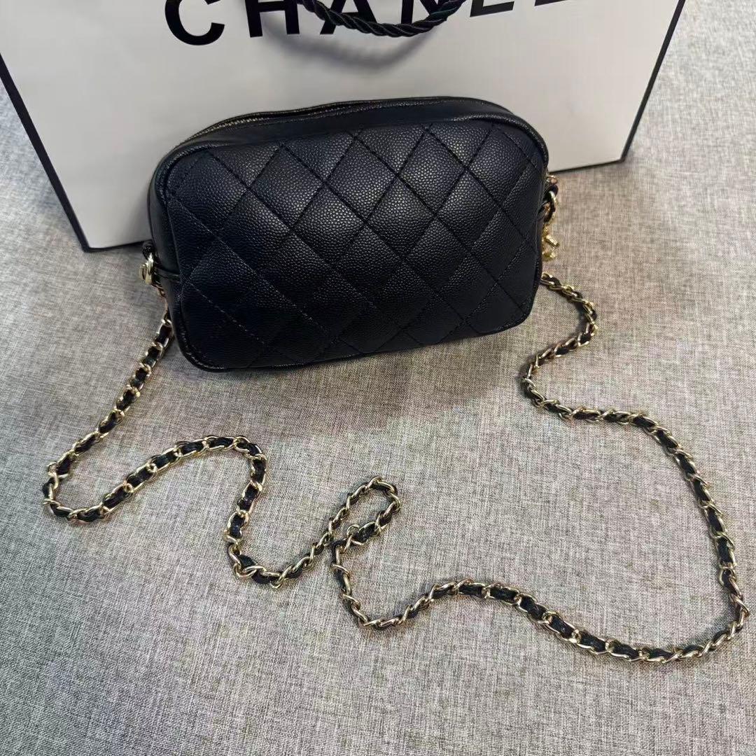 CHANEL ノベルティ キャビアスキンショルダーバッグ ゴールドチェーン
