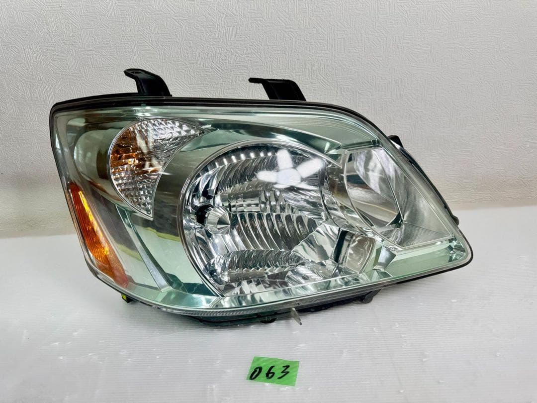 美品トヨタ純正 AZR60/65 ノア　後期 HIDヘッドライト右
