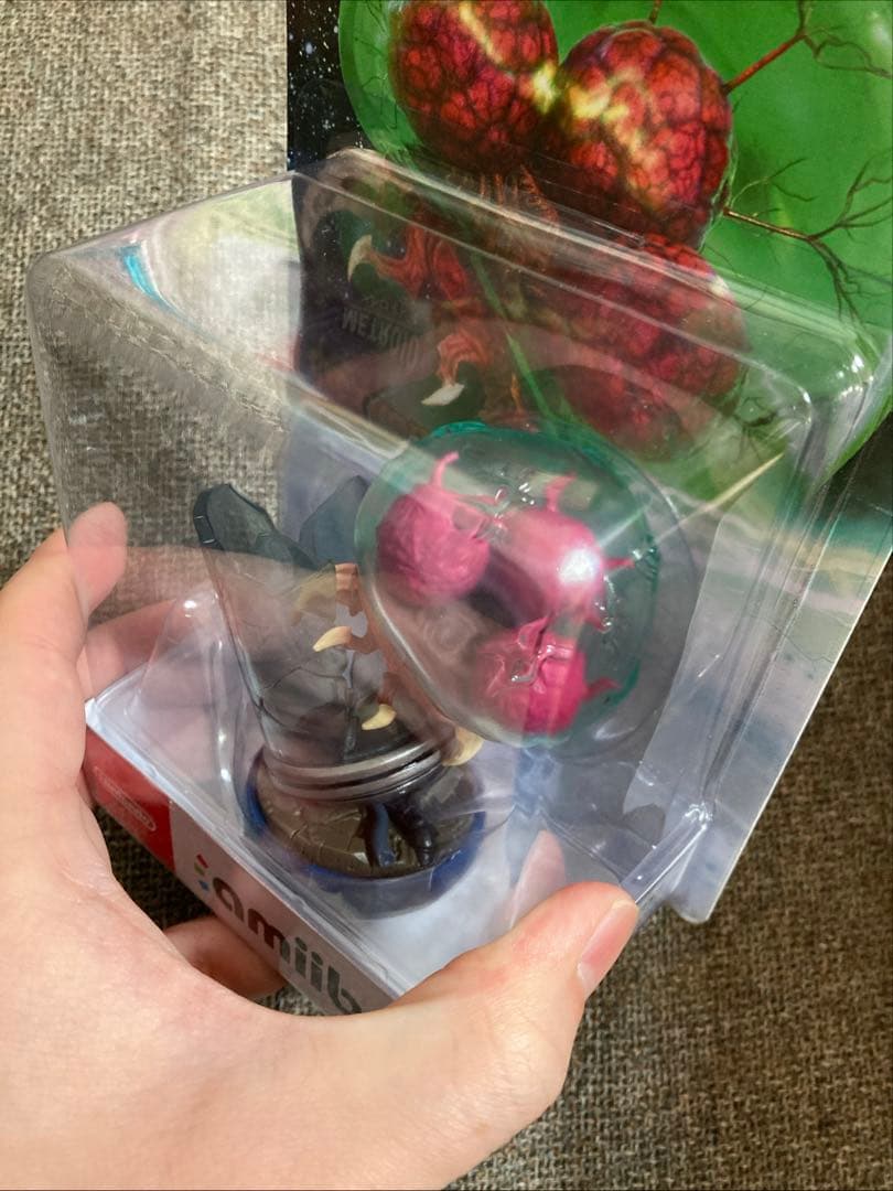 貴重な新品未開封!!　 amiibo メトロイド 任天堂