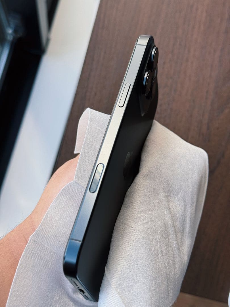 iPhone 16 Pro Max 512GB ブラックチタニウム 本体