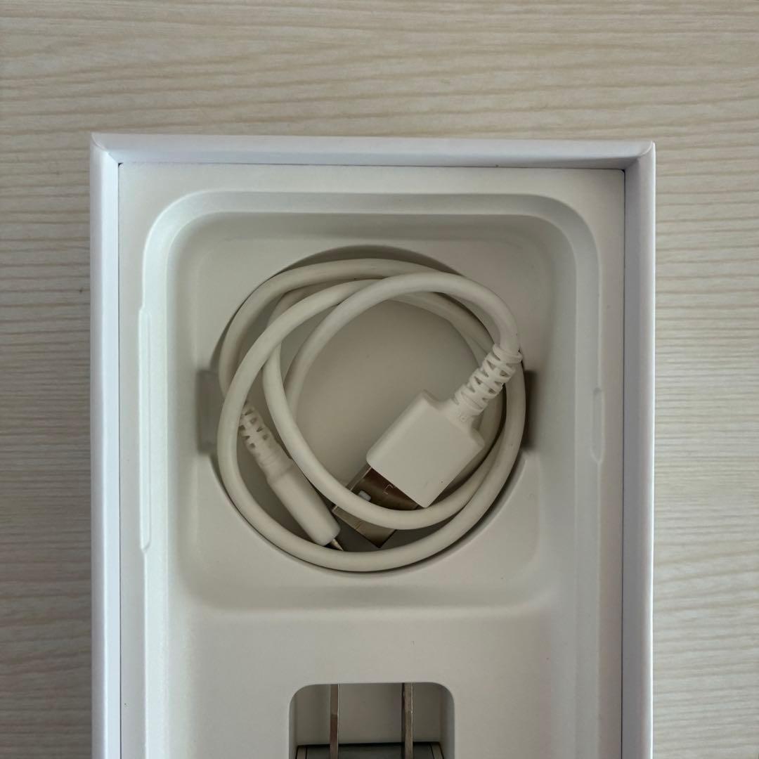 iPhone8 シルバー 64GB SIMフリー 箱 イヤホン 充電器