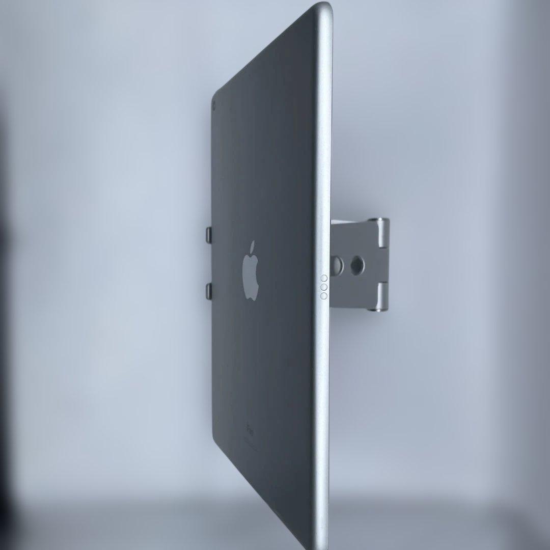 O*A様 iPad 7世代 32GB 本体　バッテリー90％