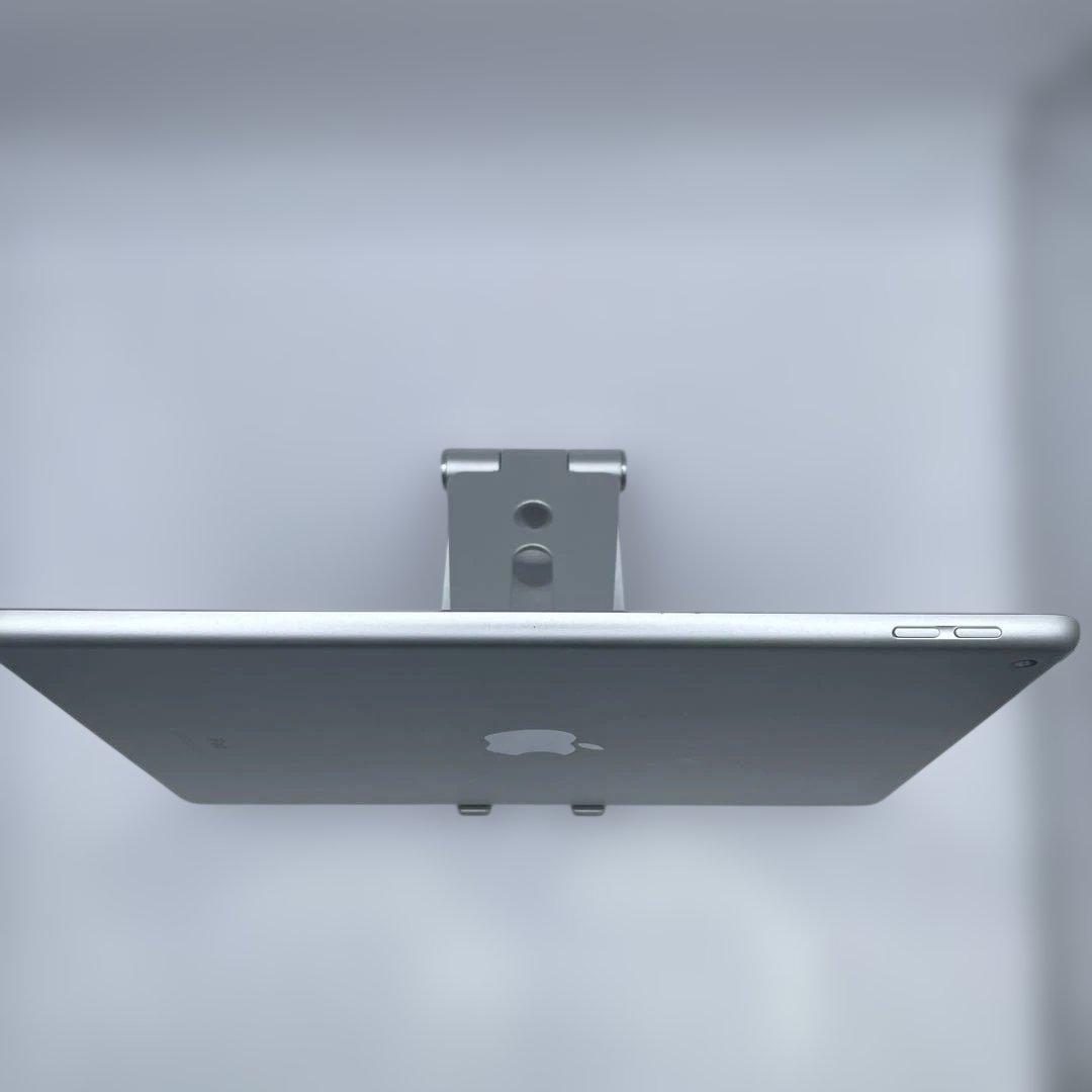 O*A様 iPad 7世代 32GB 本体　バッテリー90％