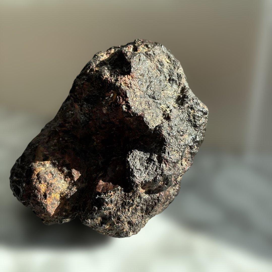 赤鉄鉱（ヘマタイト） 重さ2.2㎏　幅14㎝　鑑賞石 自然石 天然石 鉱物 置物