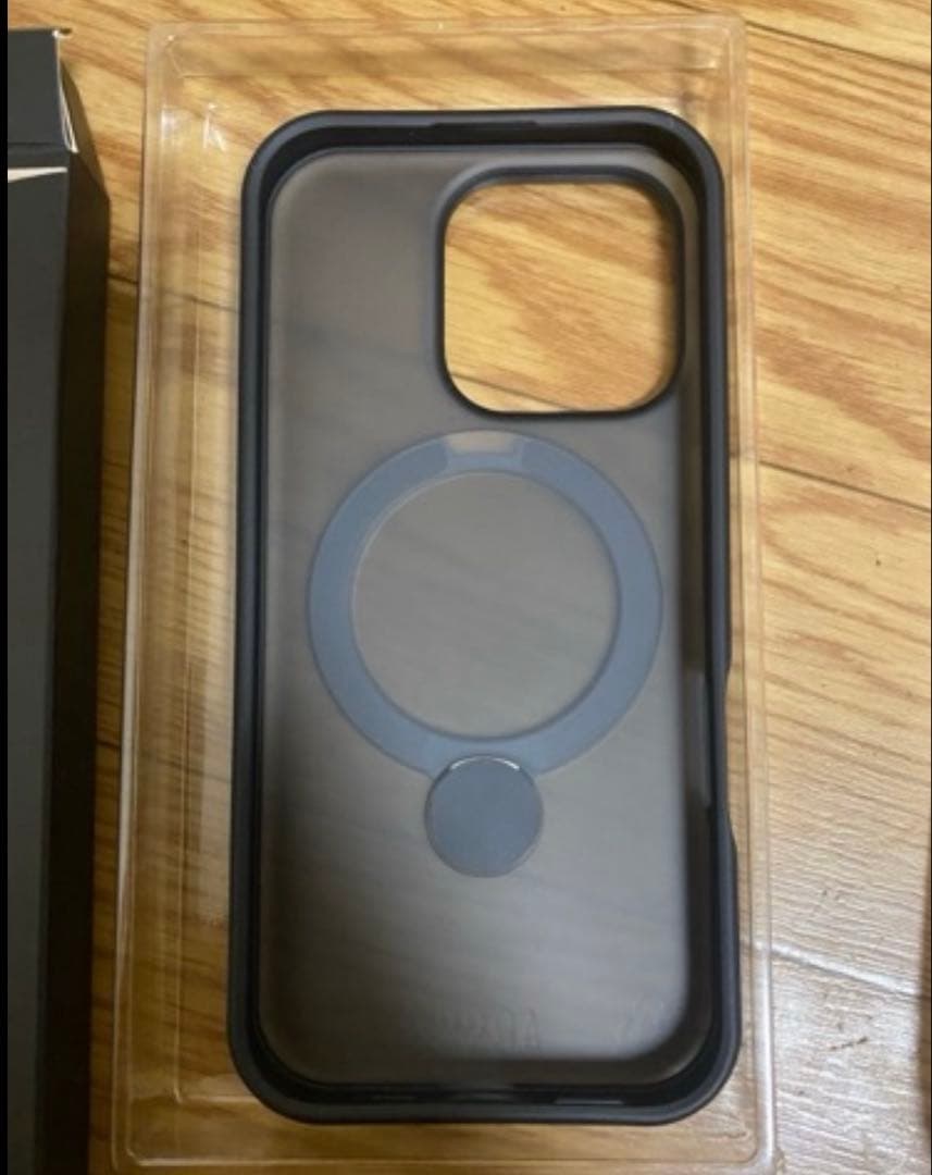 TORRAS iPhone 16 Pro ケース　リング付き 半透明 黒