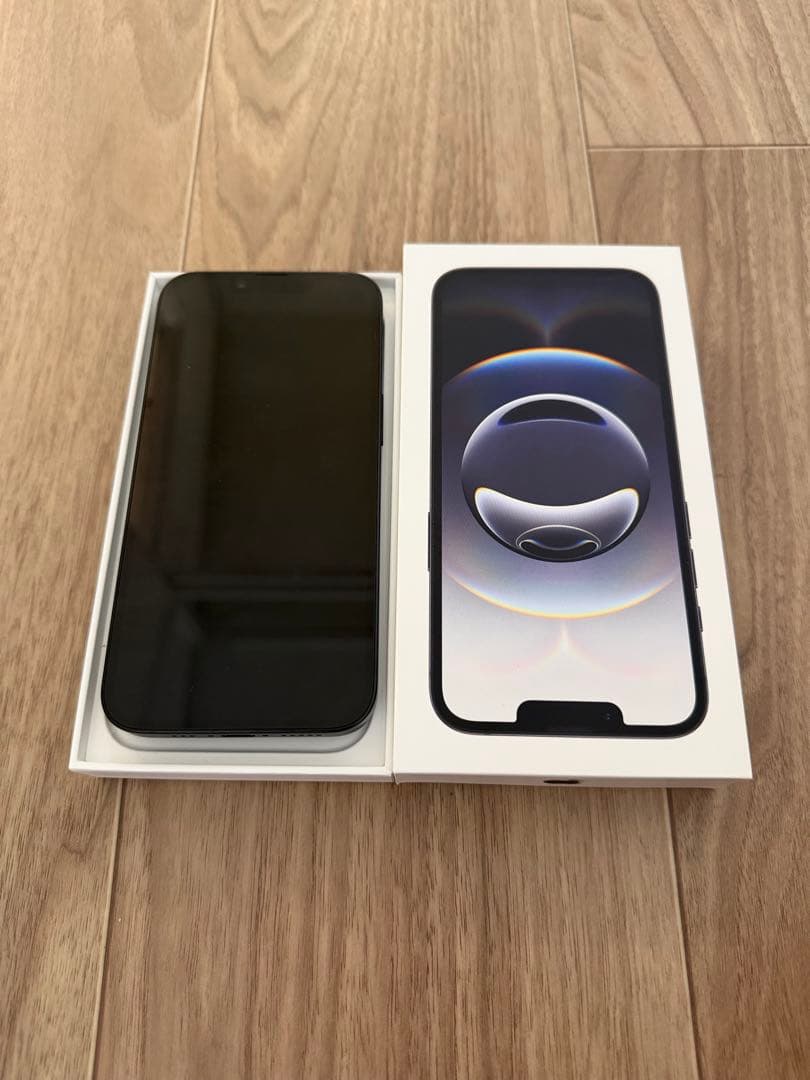 Apple iPhone 16e 128GB ブラック 黒 半年使用
