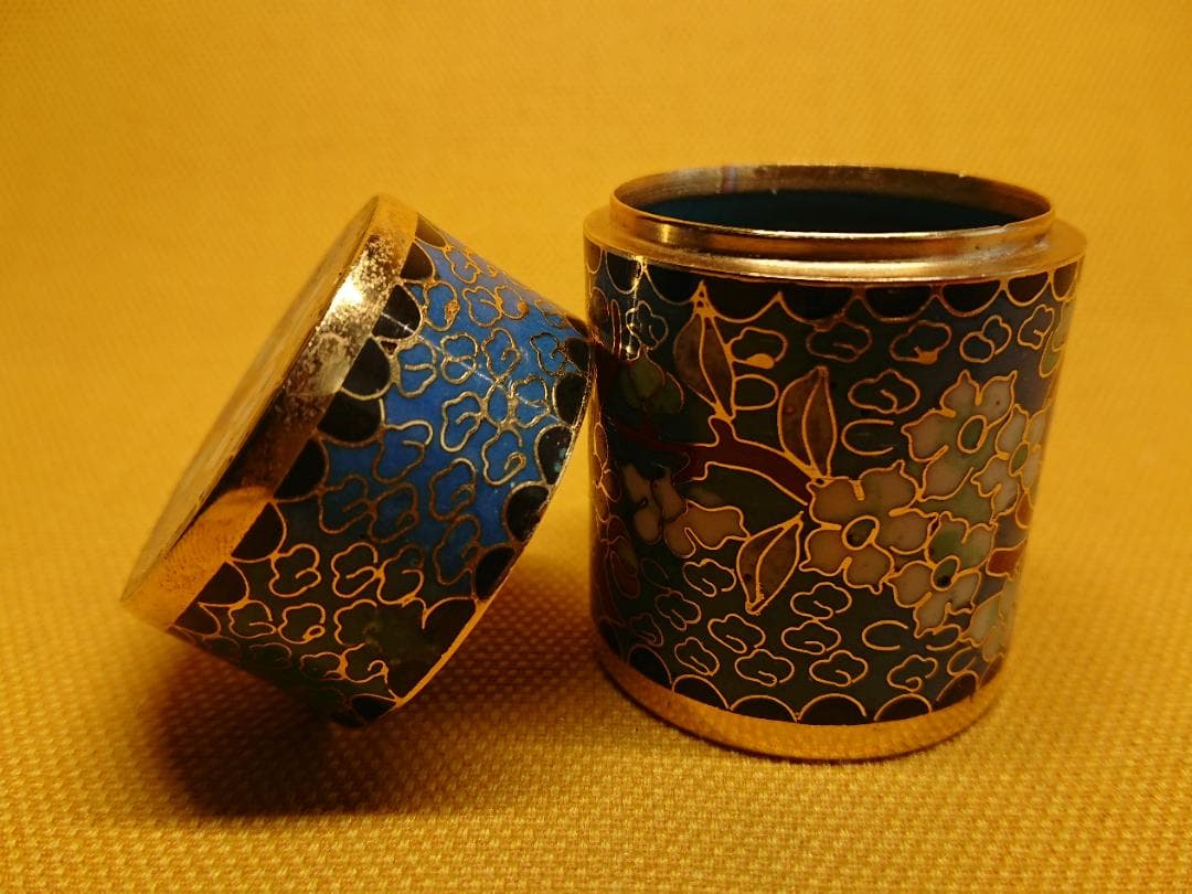 【美品】七宝　象嵌　小物入れ　香合　置物　インテリア　工芸品　美術品　A2973