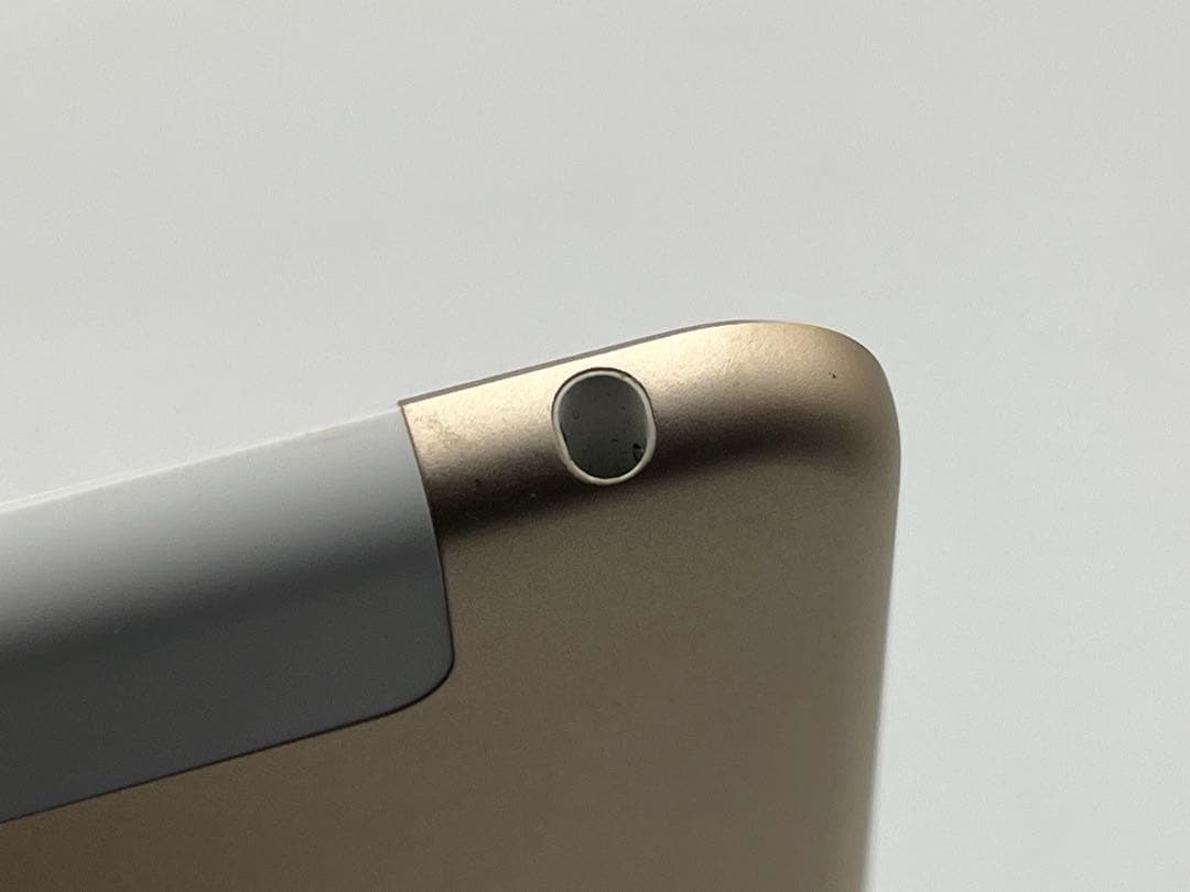 iPad Air 2（Wi-Fi+Cellular）32GB au ゴールド