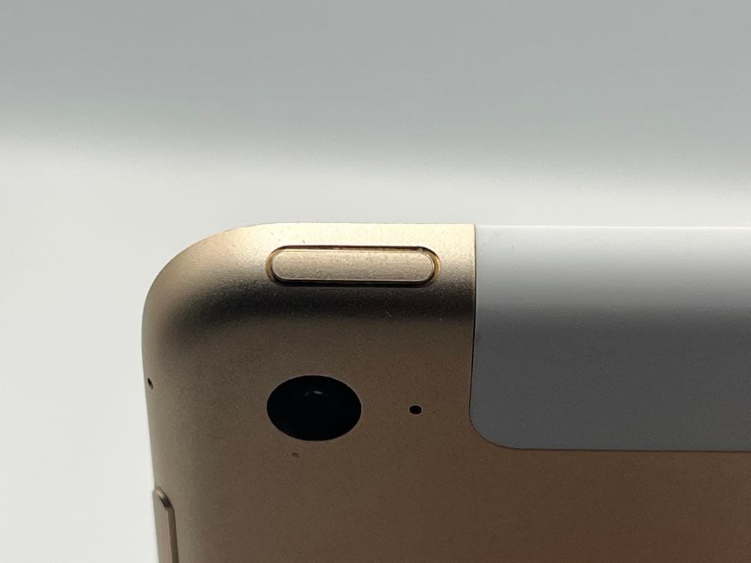 iPad Air 2（Wi-Fi+Cellular）32GB au ゴールド