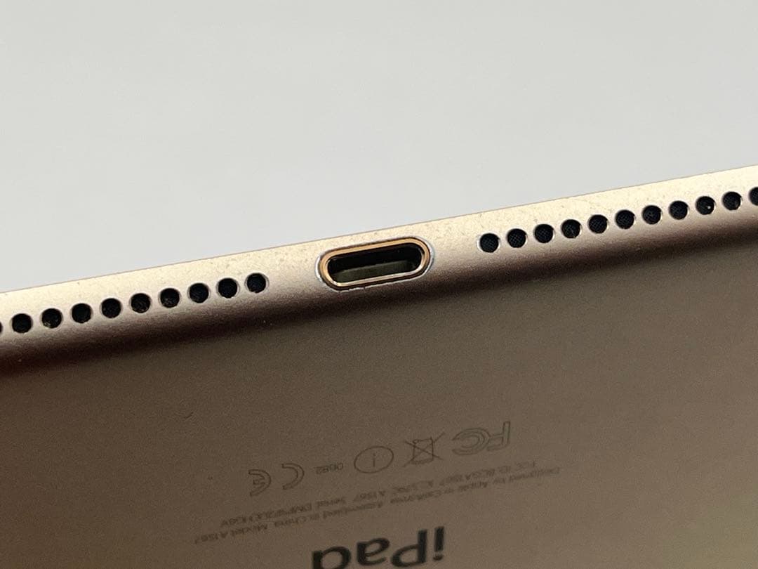 iPad Air 2（Wi-Fi+Cellular）32GB au ゴールド