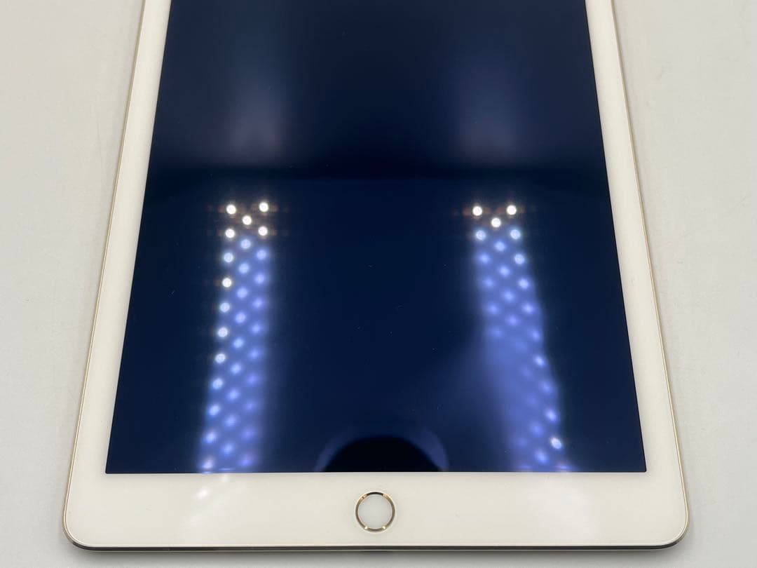 iPad Air 2（Wi-Fi+Cellular）32GB au ゴールド