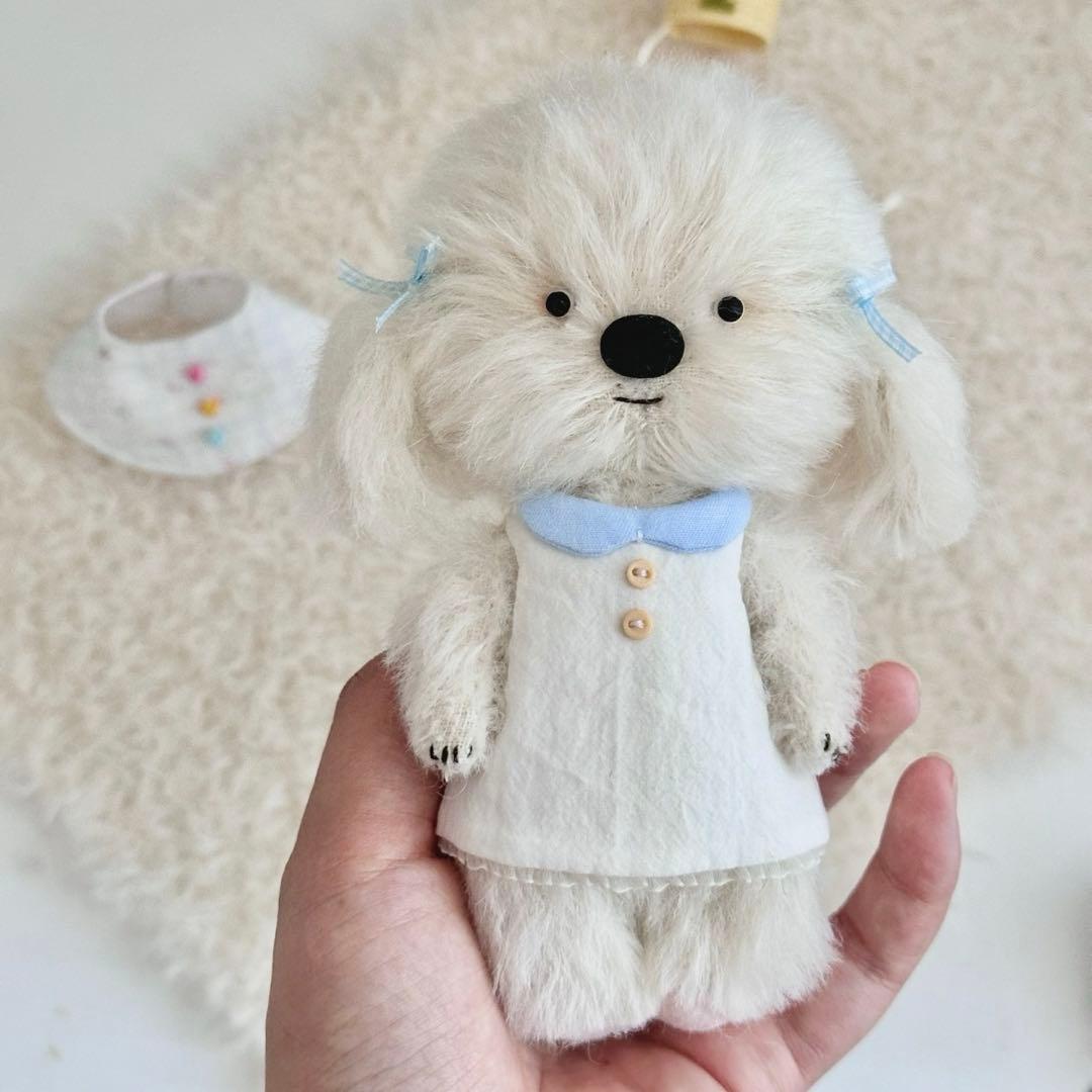 垂れ耳が可愛すぎる白犬 アーティストベア ハンドメイド ぬいぐるみ 海外作家様