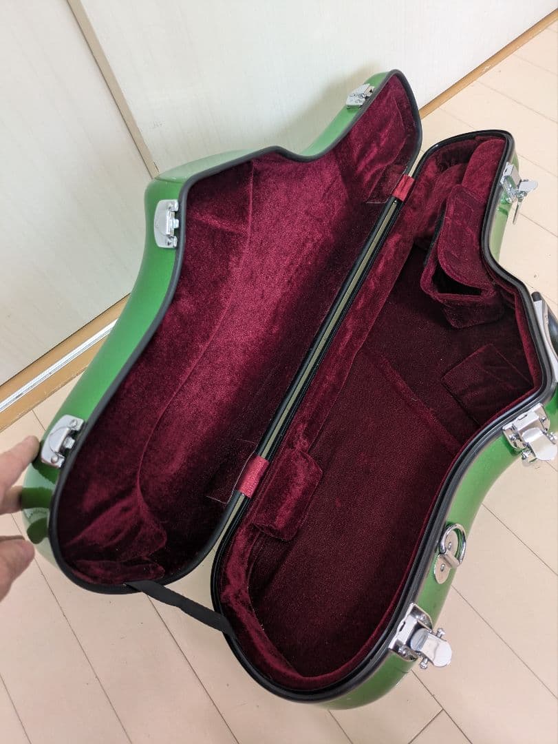 アルトサックスケース　C.C.シャイニーケース　グリーン