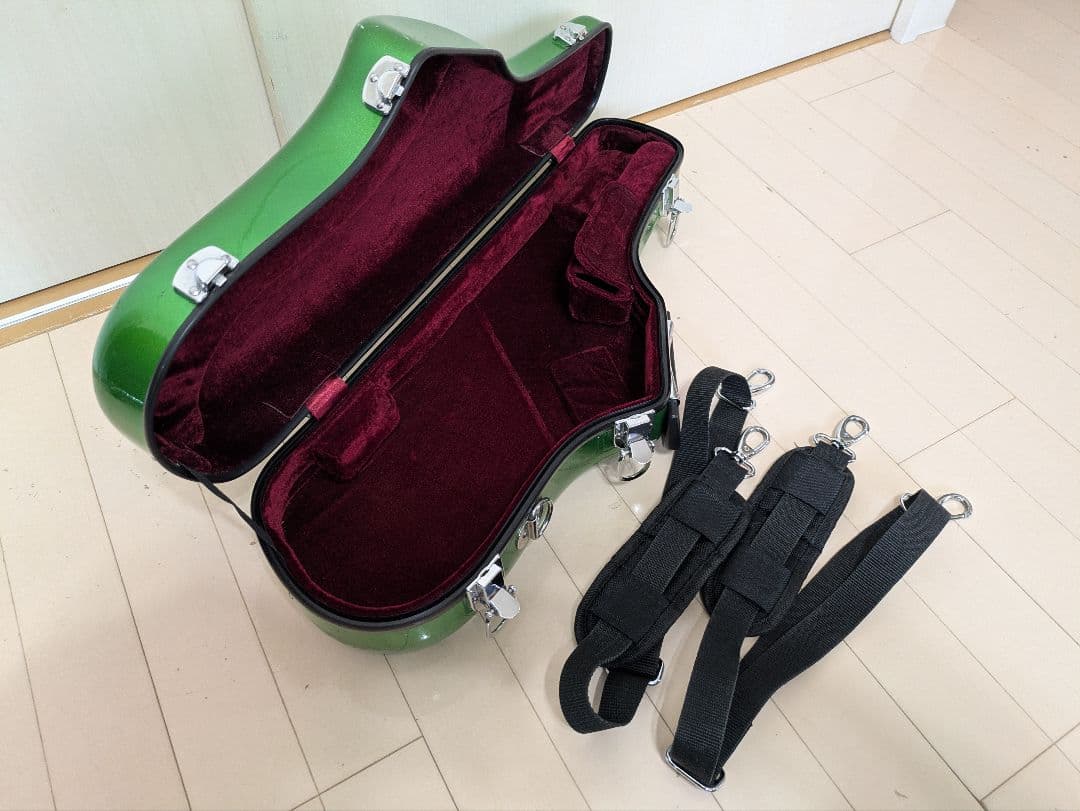 アルトサックスケース　C.C.シャイニーケース　グリーン