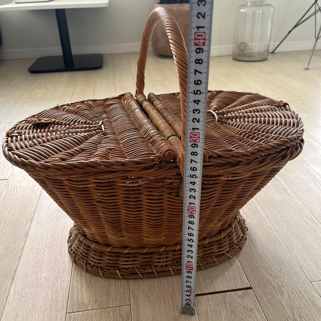 籐製ハンドル付きオーバルバスケット　アンティーク