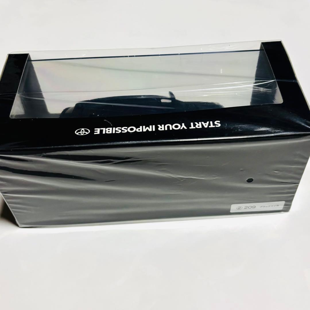 トヨタ ヤリスクロス 1/30 ミニカー ブラックマイカ新品 未開封品