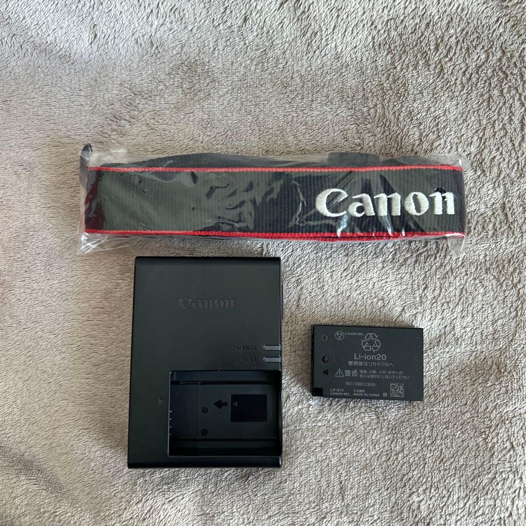 Canon EOS Kiss X9 ブラック　デジタル一眼レフ