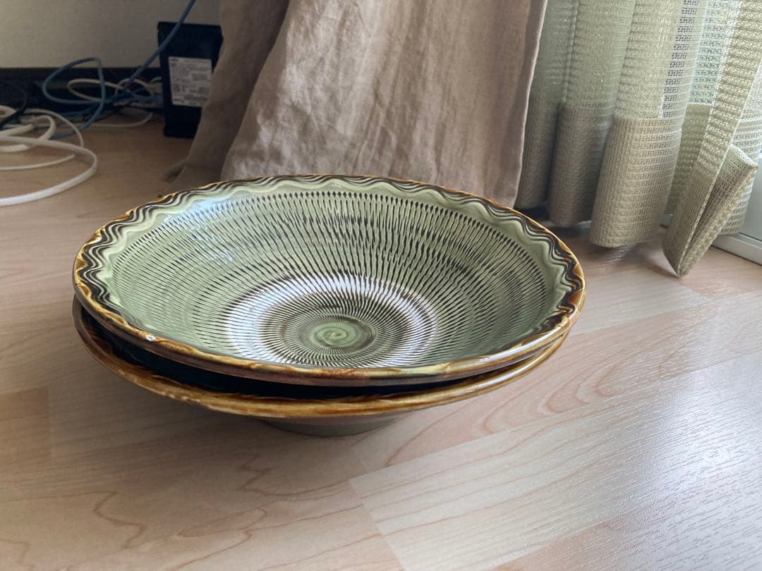 小鹿田焼　黒木昌伸窯　八寸皿　飛び鉋（フチに櫛目）　白