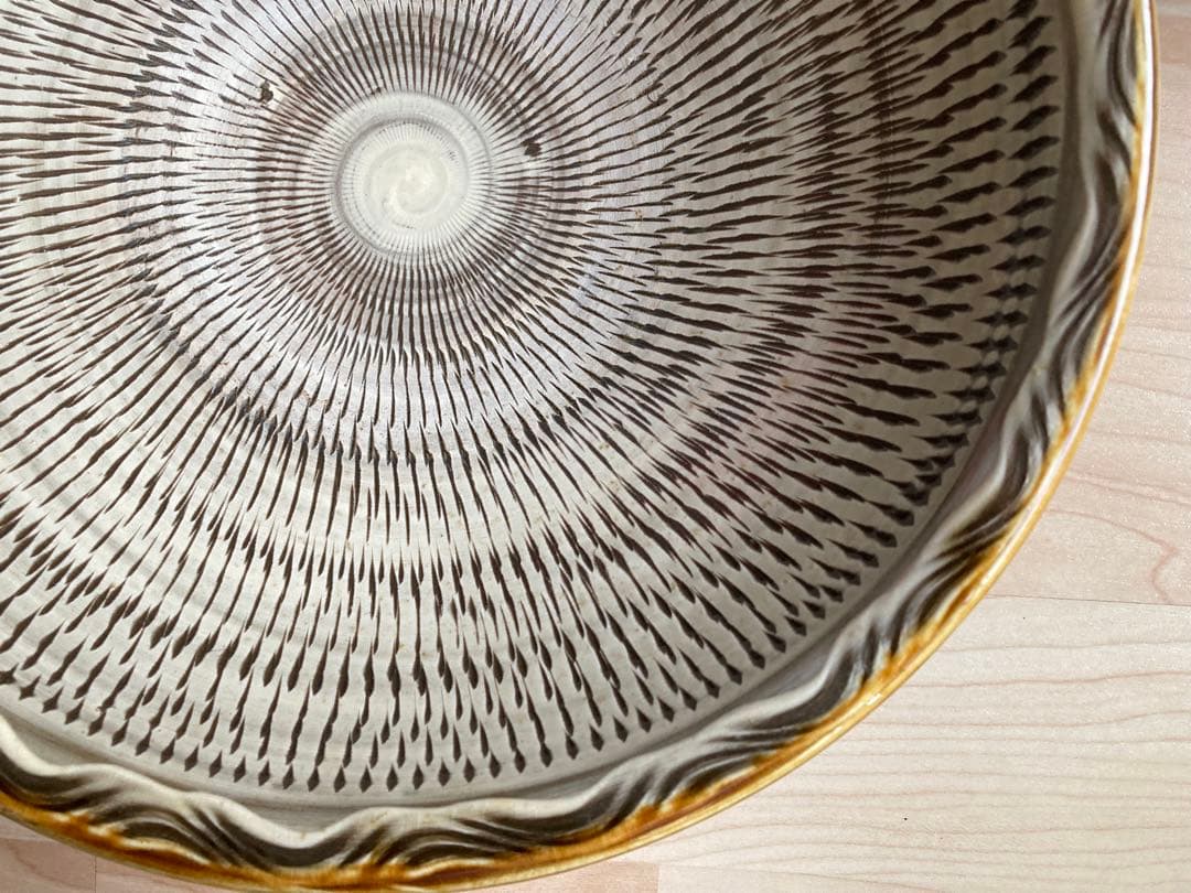 小鹿田焼　黒木昌伸窯　八寸皿　飛び鉋（フチに櫛目）　白