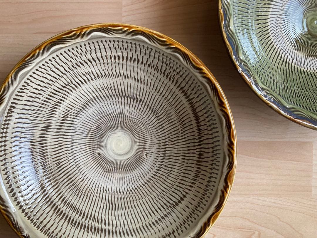 小鹿田焼　黒木昌伸窯　八寸皿　飛び鉋（フチに櫛目）　白