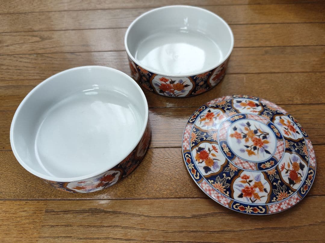 蓋付き二段　伊万里焼