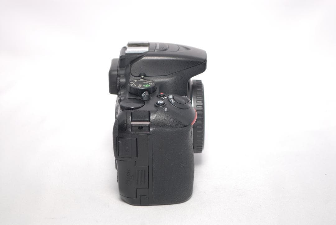 ✨超望遠で遠くの撮影に✨高性能✨Wi-Fi搭載✨Nikon D5500 Wレンズ