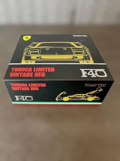 【未使用・TOMYTEC】フェラーリ F40（黄色）　Ferrari F40