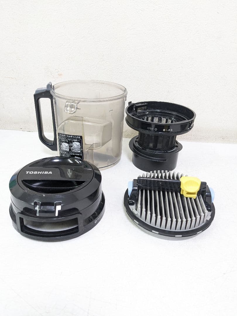 TOSHIBA VC-CF31-R サイクロン式掃除機 2022年製 ヘッド無し