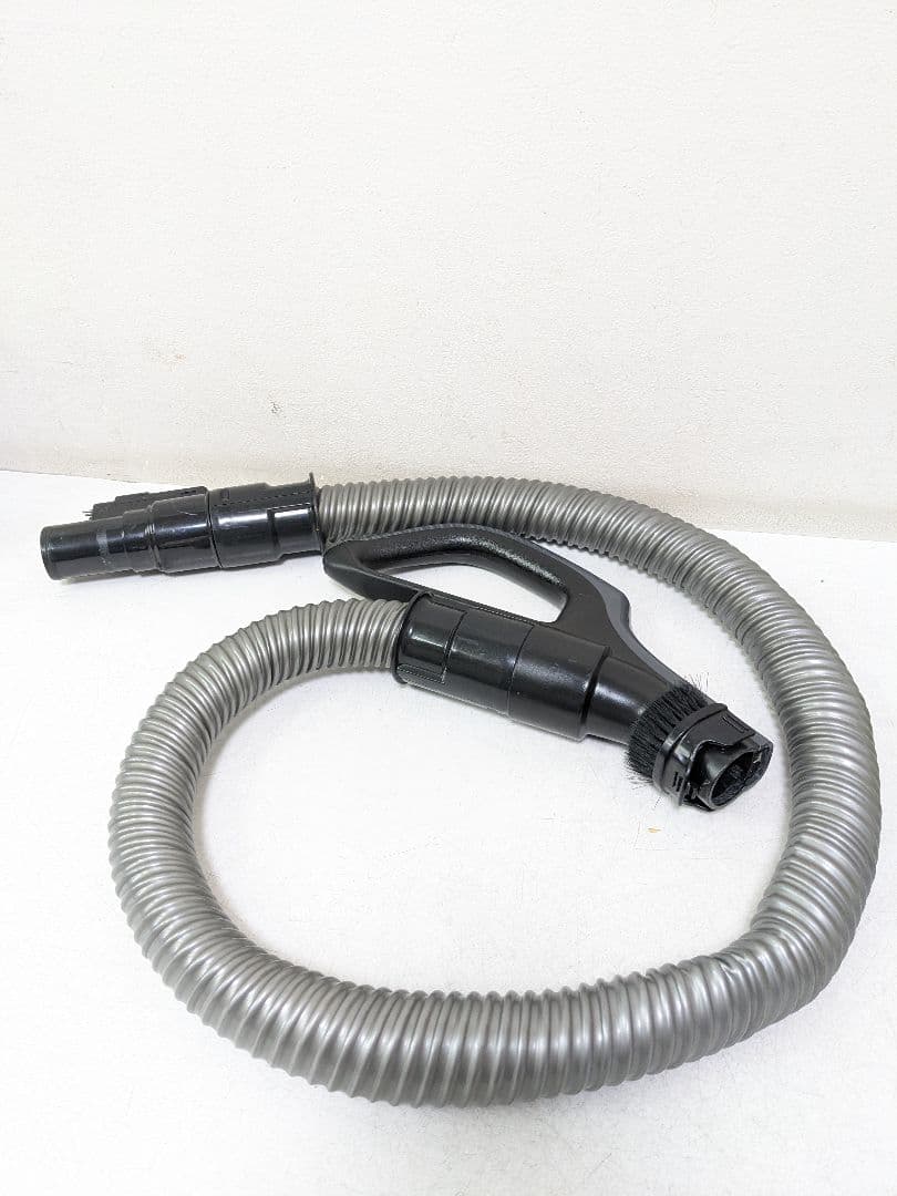 TOSHIBA VC-CF31-R サイクロン式掃除機 2022年製 ヘッド無し