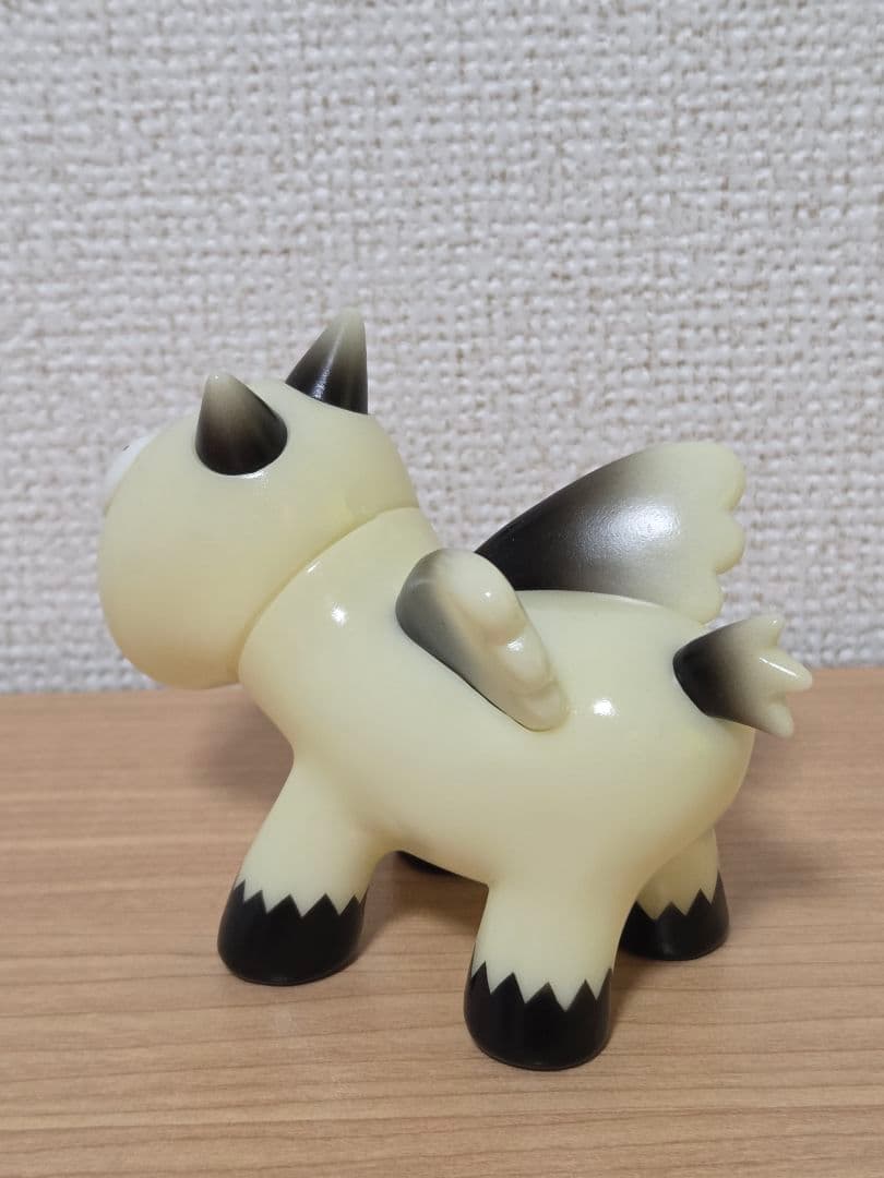 KAMAKIRI マジックホース 蓄光 ソフビ