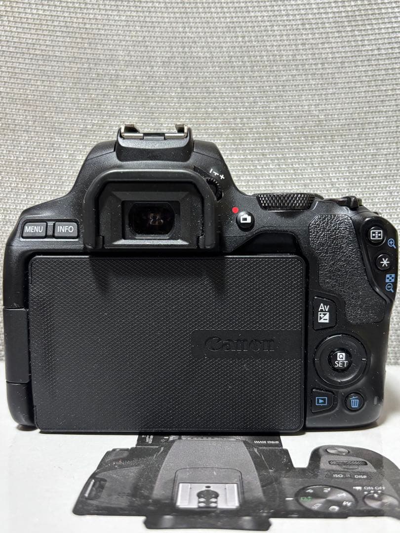 Canon Eos kiss x10 ボディ