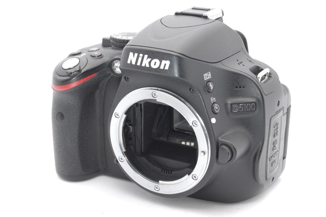 ✨訳あり・大特価✨Nikon D5100✨美品✨付属品あり✨動作品✨一眼レフ✨