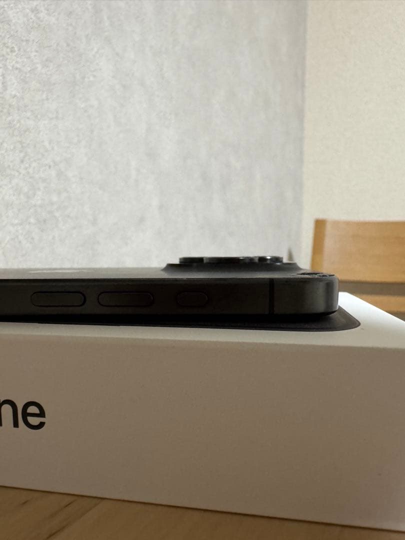 【12時までの限定値下げ】iPhone15pro ブラックチタニウム 256GB