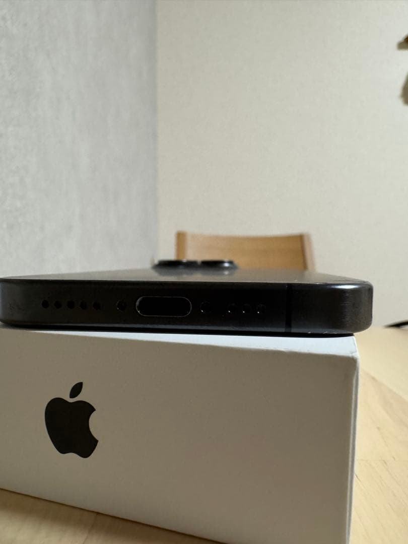 【12時までの限定値下げ】iPhone15pro ブラックチタニウム 256GB