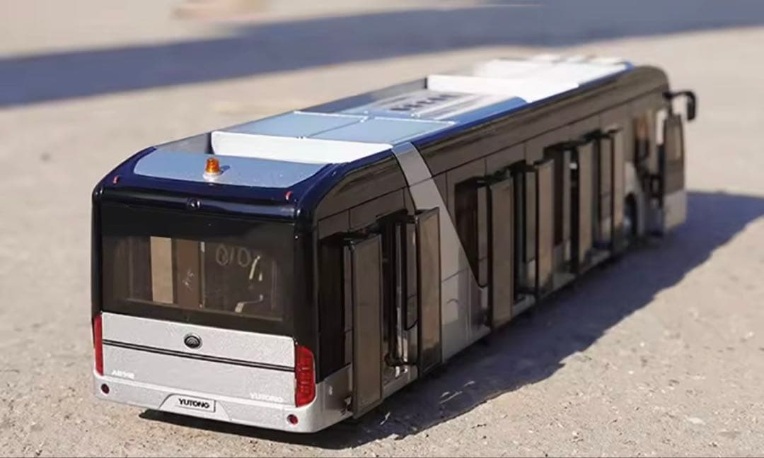 YUTONG バスモデル 1/43 スケールモデル