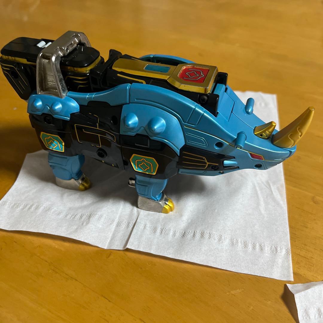 ヨ*ウ様 百獣戦隊ガオレンジャー　DXガオライノス　DXガオマジロ