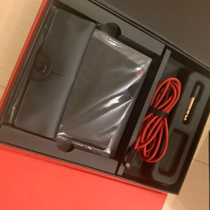 Beats studio ヘッドフォン ホワイト 箱、付属品あり