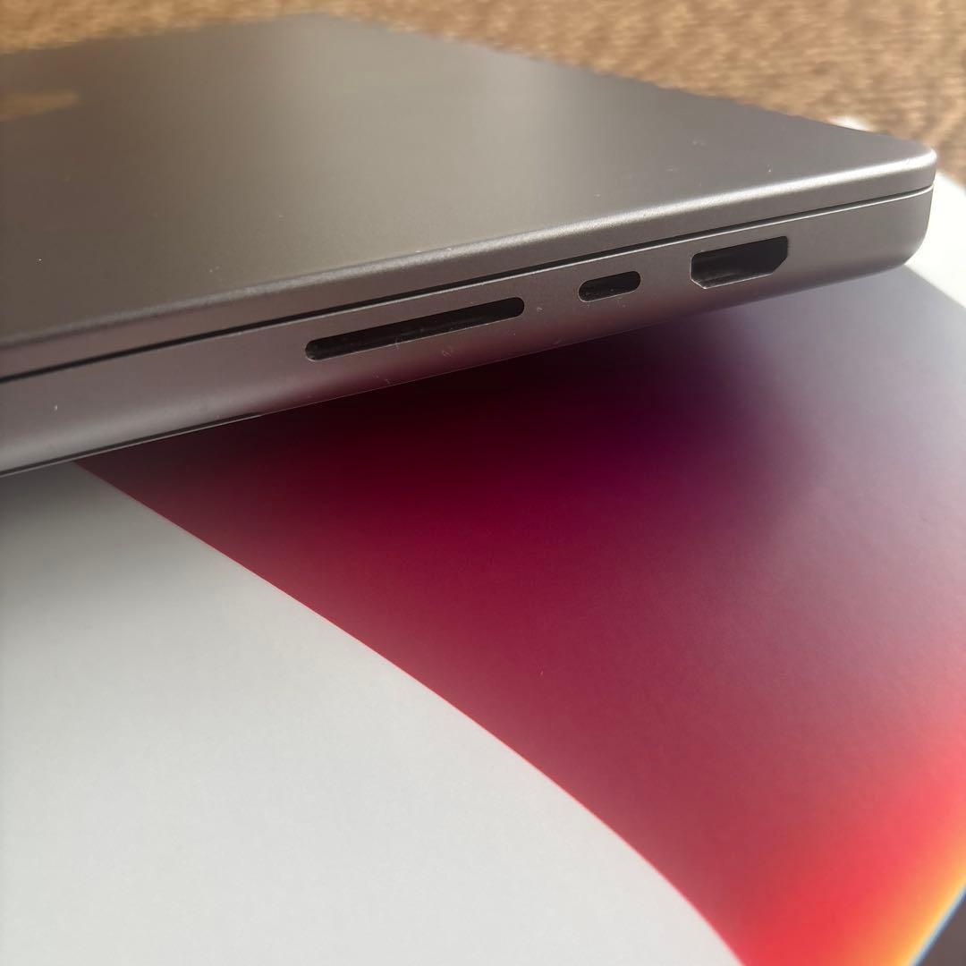 MacBook M1 Pro 16インチ 16GB / 1TB