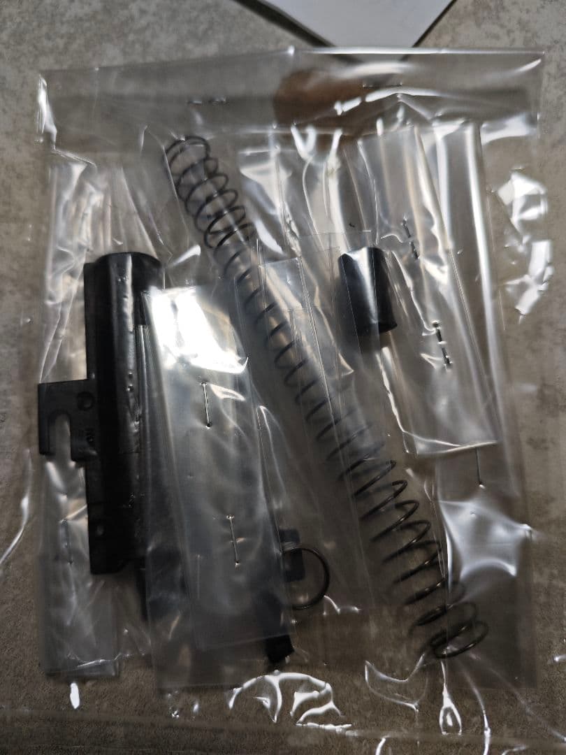 東京マルイ FN5-7 予備マグ付き