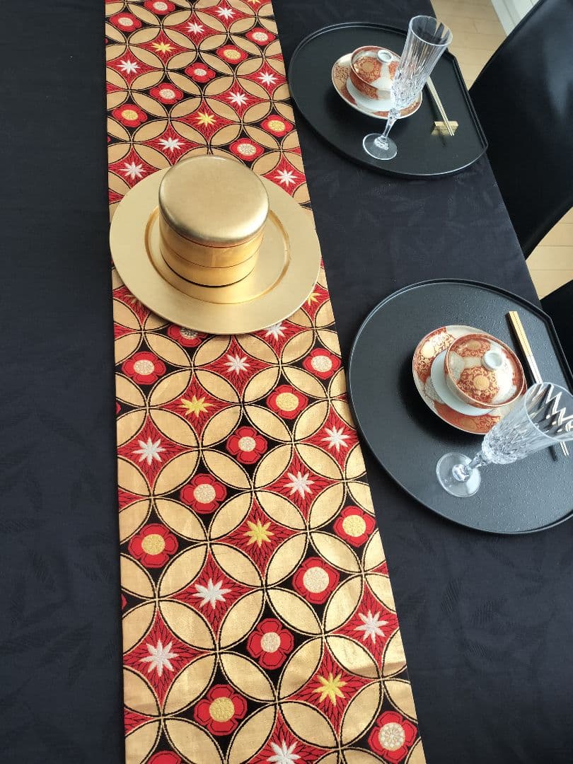 PiPi　A896★逸品‼️七宝模様‼️テーブルランナー2m18cm